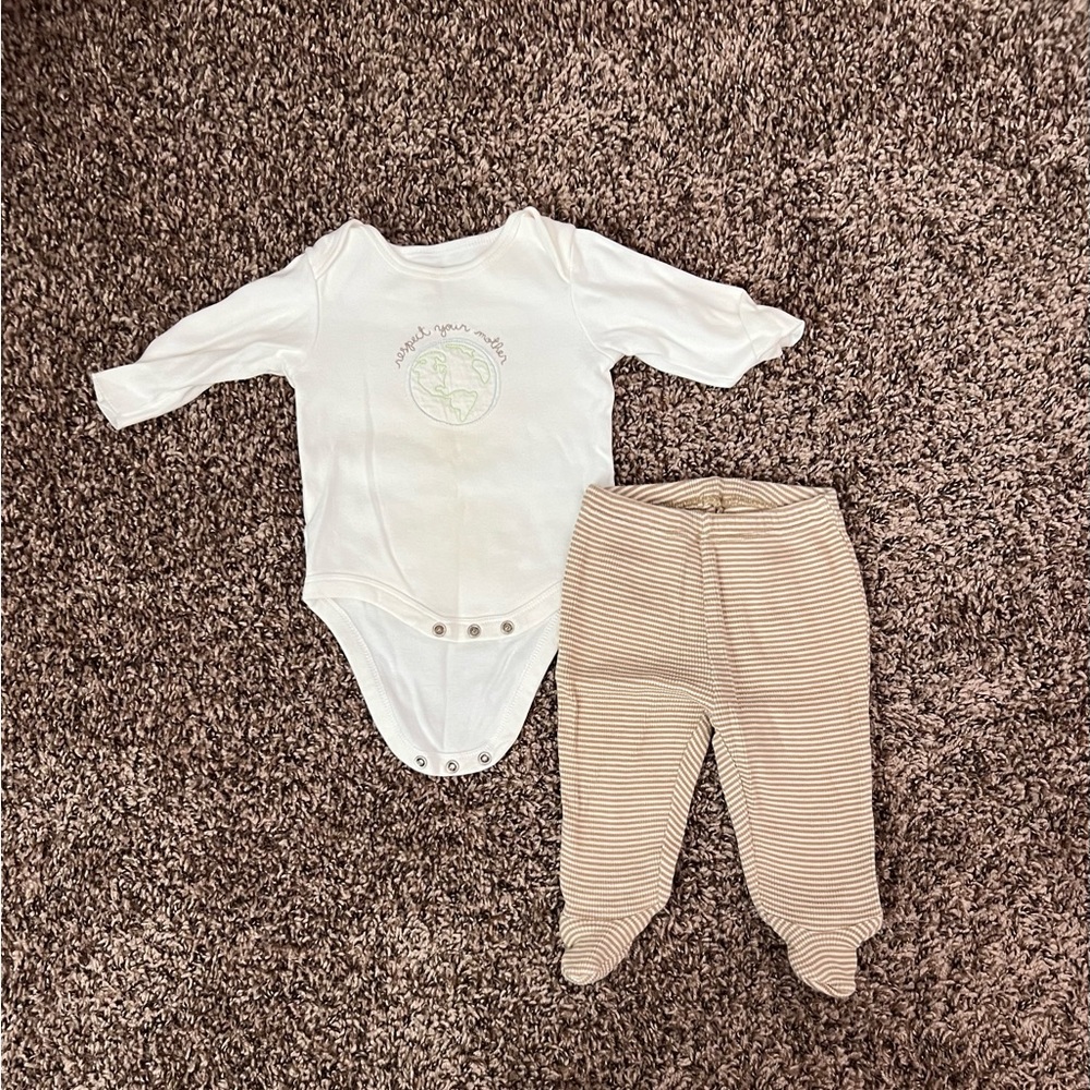 Baby Gap Respect Your Mother onesie and brown striped pants…🐻